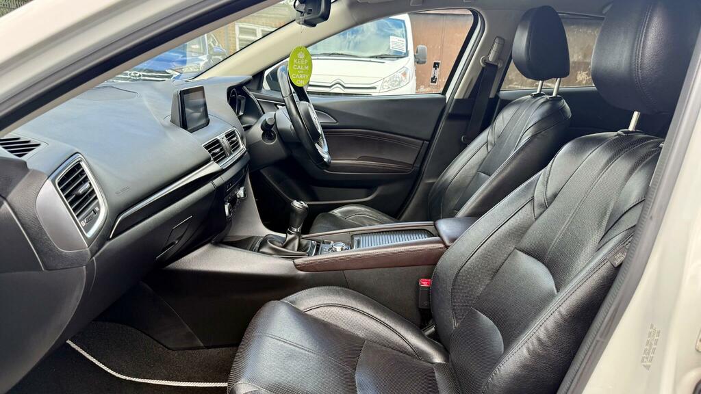 Mazda 3 2.0 Sport Nav White #40