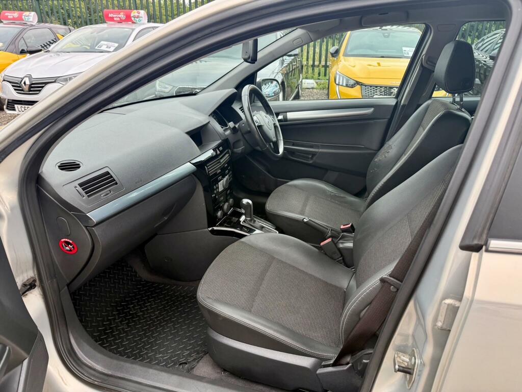 Vauxhall Astra Active Plus Silver #45