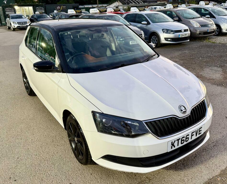 Skoda Fabia Colour Edition White #5