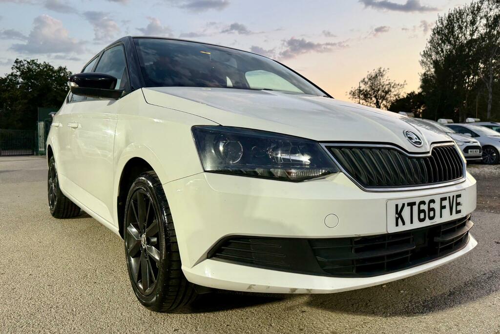 Skoda Fabia Colour Edition White