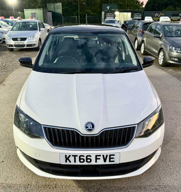 Skoda Fabia Colour Edition White #6