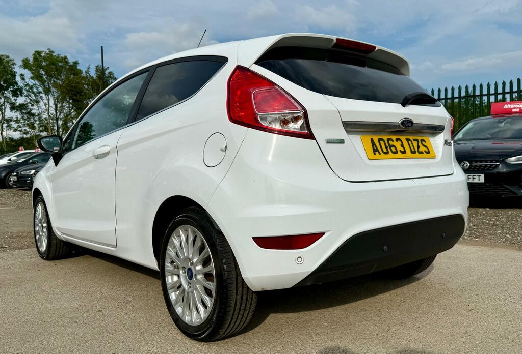 Ford Fiesta Titanium White #4