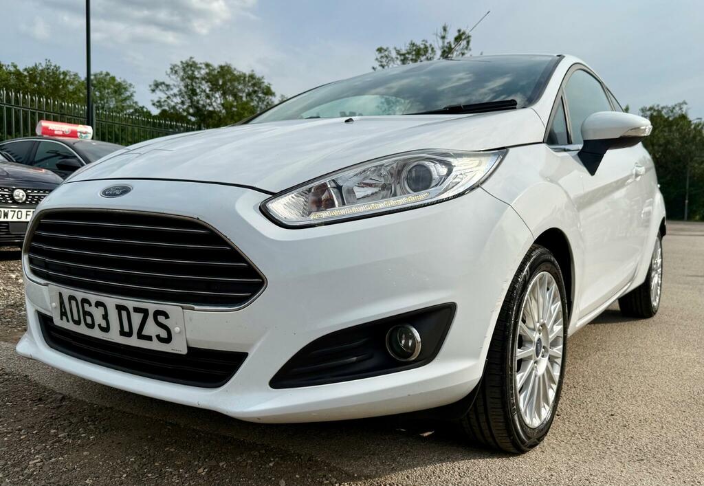 Ford Fiesta Titanium White #3