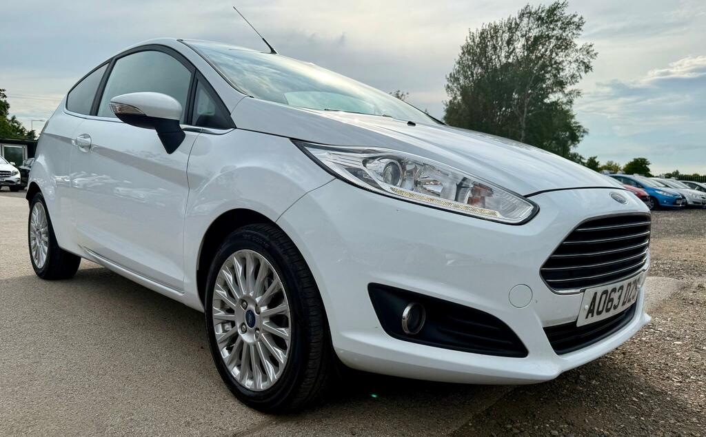 Ford Fiesta Titanium White