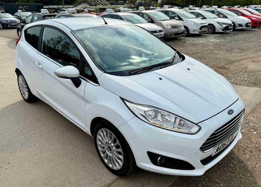 Ford Fiesta Titanium White #5