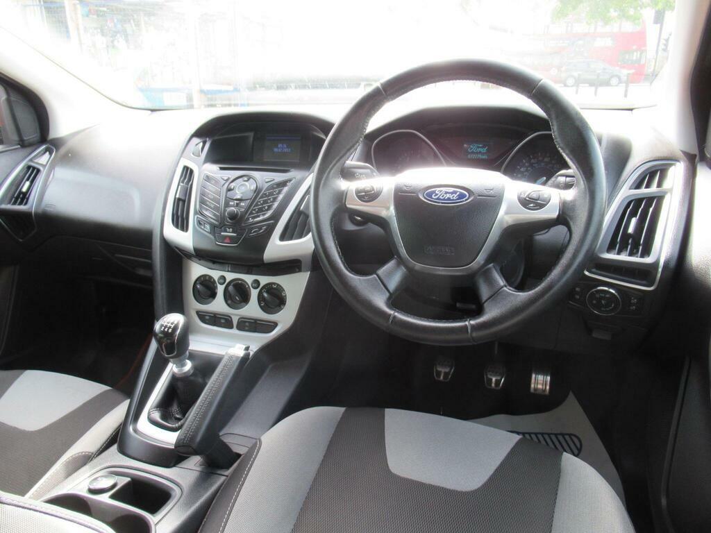 Ford Focus 1.0 Titanium 124 Bhp Silver #26