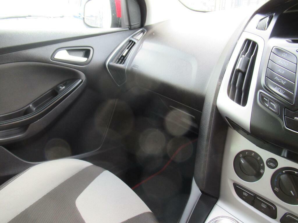 Ford Focus 1.0 Titanium 124 Bhp Silver #13