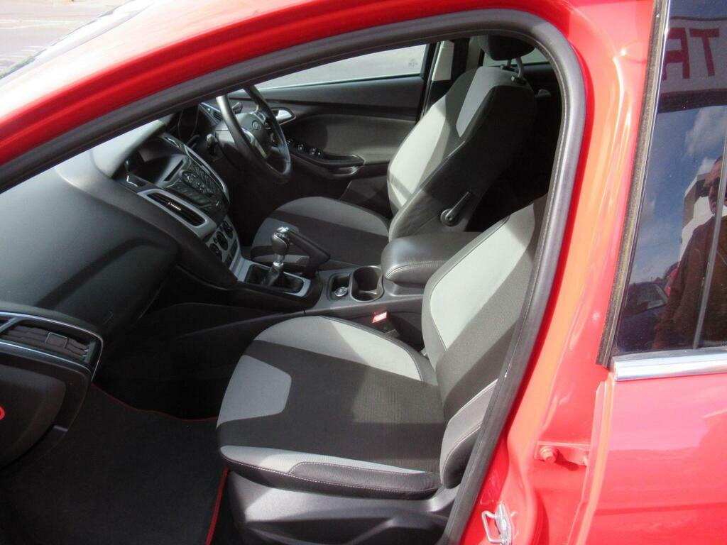 Ford Focus 1.0 Titanium 124 Bhp Silver #9