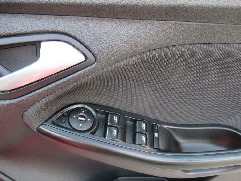 Ford Focus 1.0 Titanium 124 Bhp Silver #22