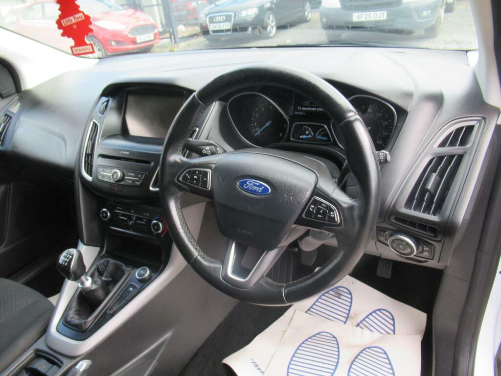 Ford Focus 1.0 Ecoboost 125 Zetec White #15
