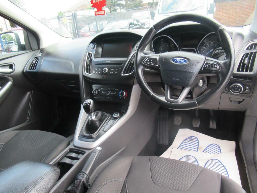 Ford Focus 1.0 Ecoboost 125 Zetec White #25
