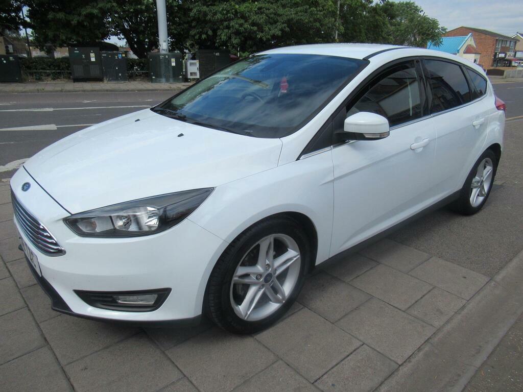 Ford Focus 1.0T Ecoboost Zetec Euro 6 S S White #2