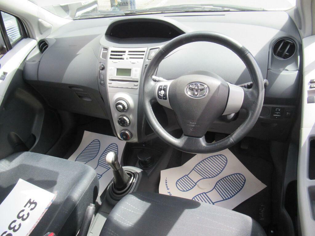 Toyota Yaris 1.3 T Spirit Multimode Silver #14