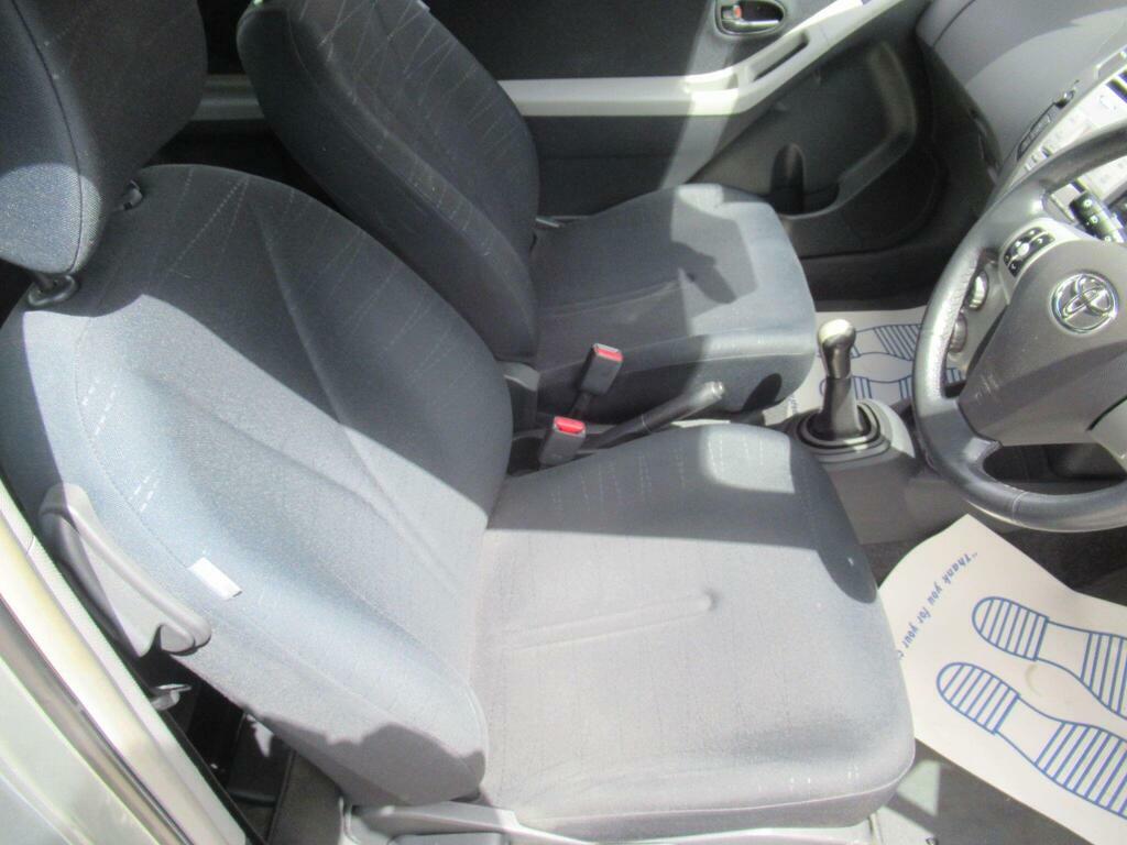 Toyota Yaris 1.3 T Spirit Multimode Silver #15