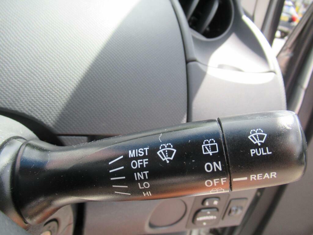 Toyota Yaris 1.3 T Spirit Multimode Silver #30