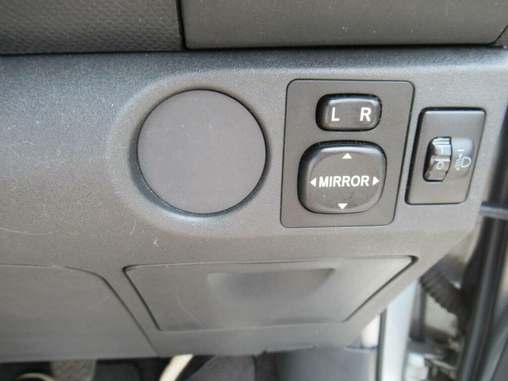 Toyota Yaris 1.3 T Spirit Multimode Silver #20