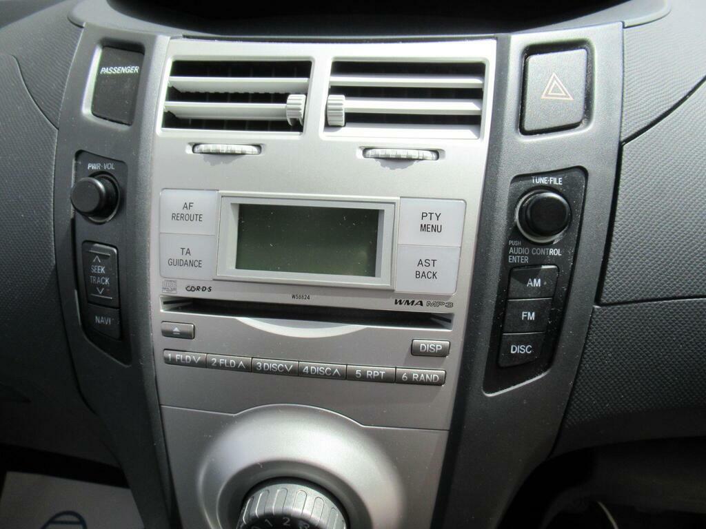 Toyota Yaris 1.3 T Spirit Multimode Silver #23