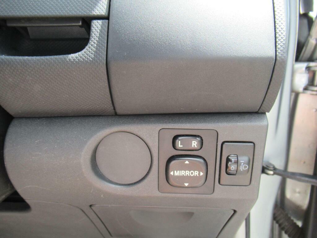 Toyota Yaris 1.3 T Spirit Multimode Silver #31
