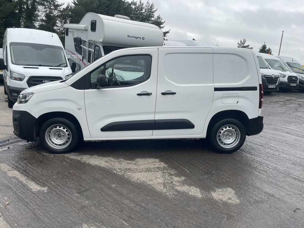 Citroen Berlingo 1.5 Bluehdi 650 Enterprise M Pro Panel Van Die CA71FUJ White #3