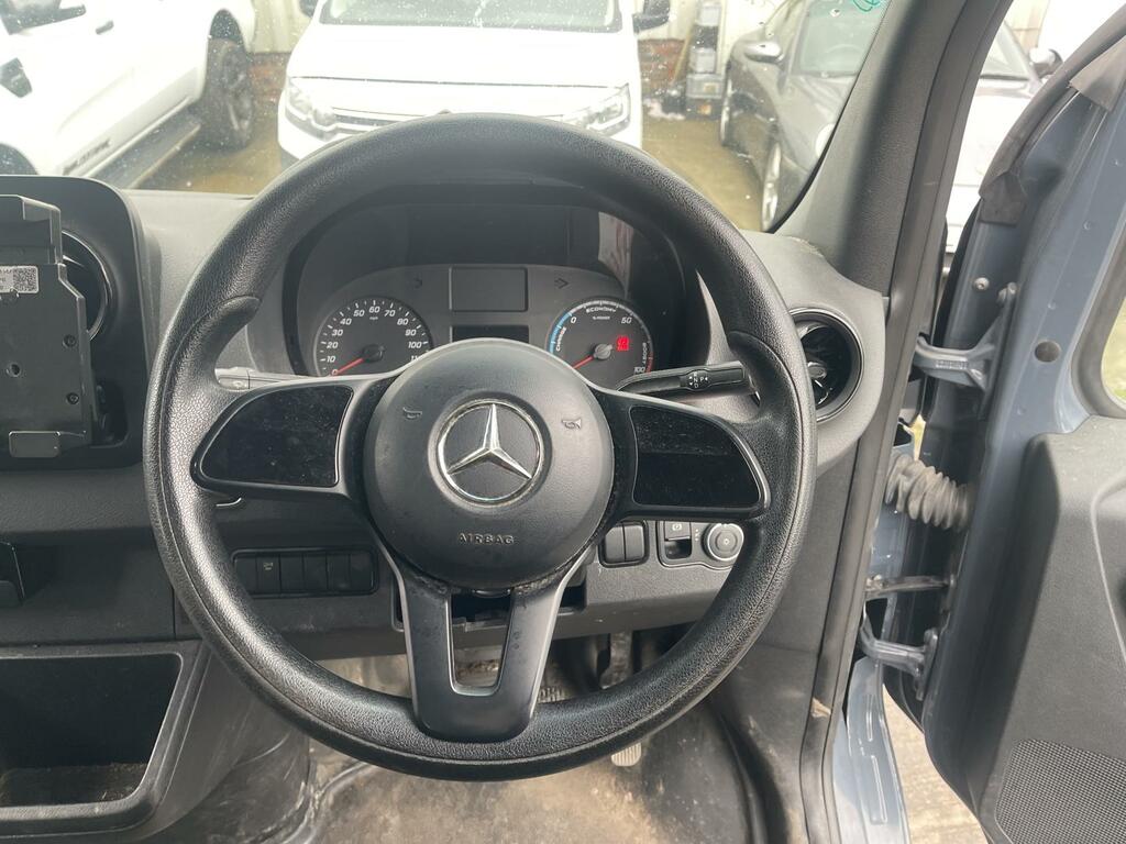 Mercedes-Benz eSprinter 55Kwh Progressive Panel Van L2 H White #10
