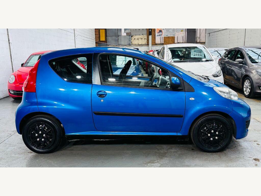 Peugeot 107 Red #7