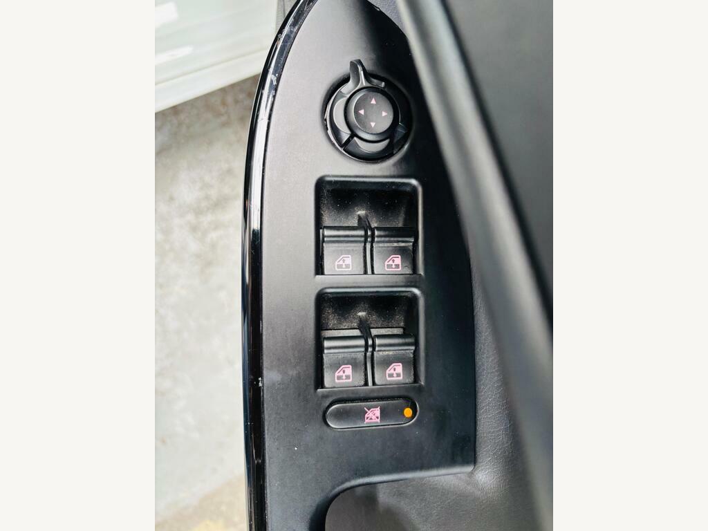 Alfa Romeo Giulietta Hatchback Black #15