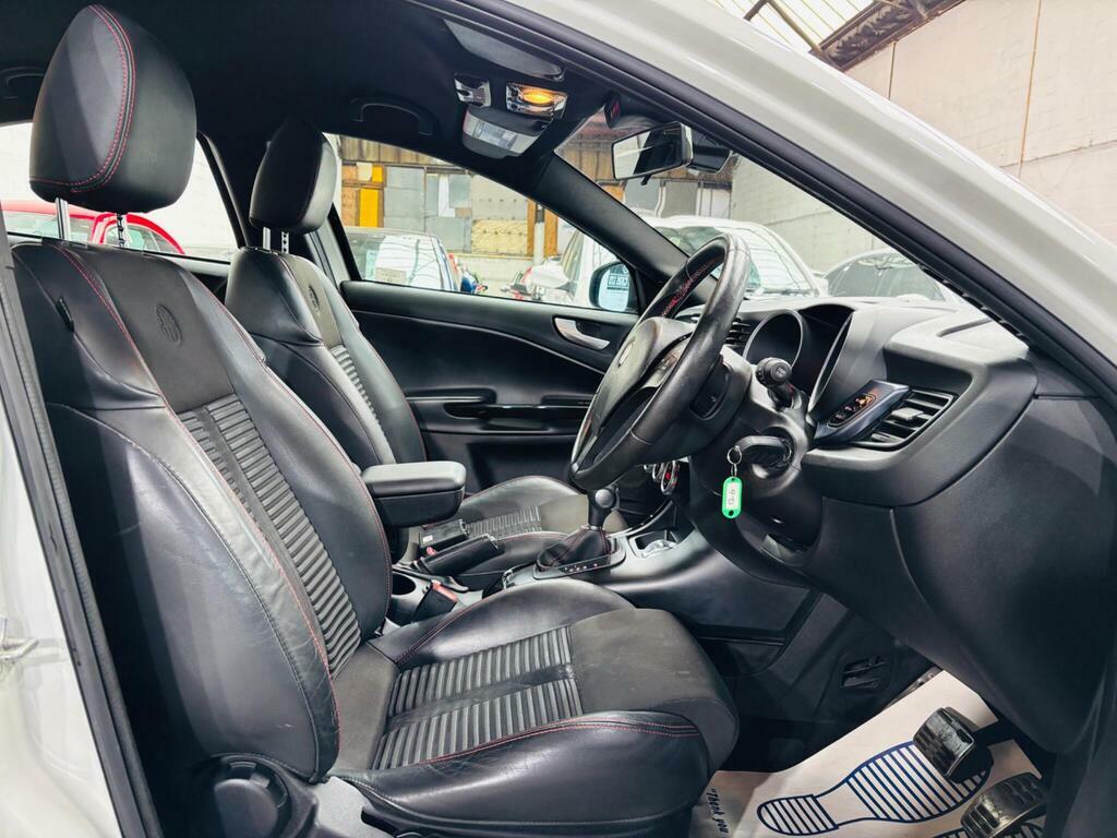 Alfa Romeo Giulietta Hatchback Black #11