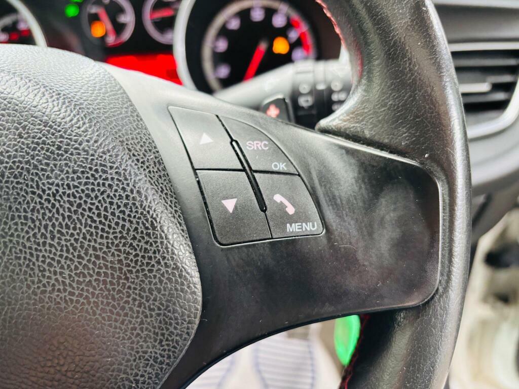 Alfa Romeo Giulietta Hatchback Black #16