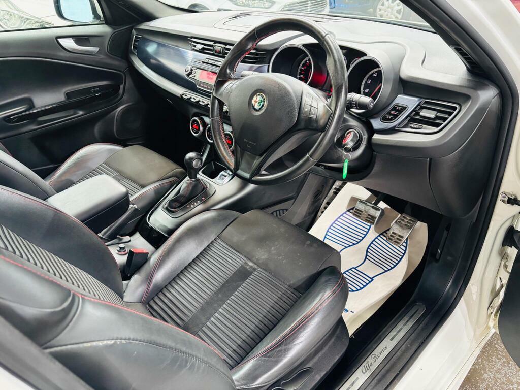 Alfa Romeo Giulietta Hatchback Black #9
