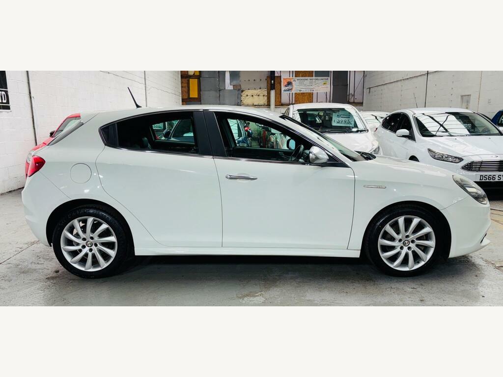 Alfa Romeo Giulietta Hatchback Black #7