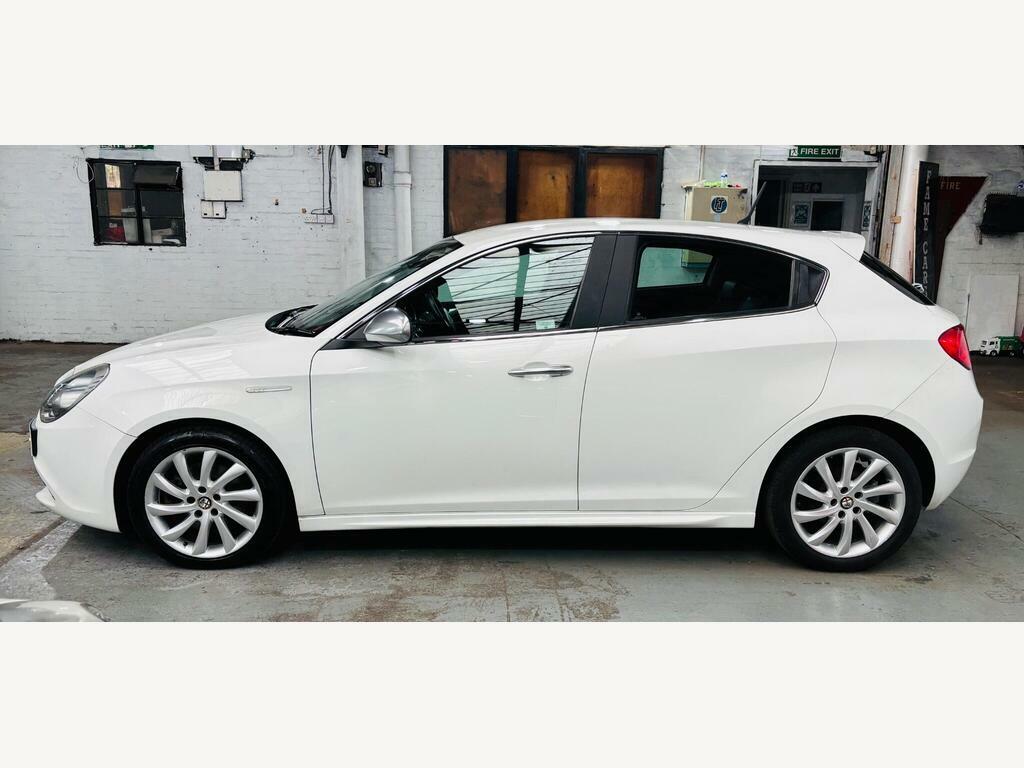 Alfa Romeo Giulietta Hatchback Black #8