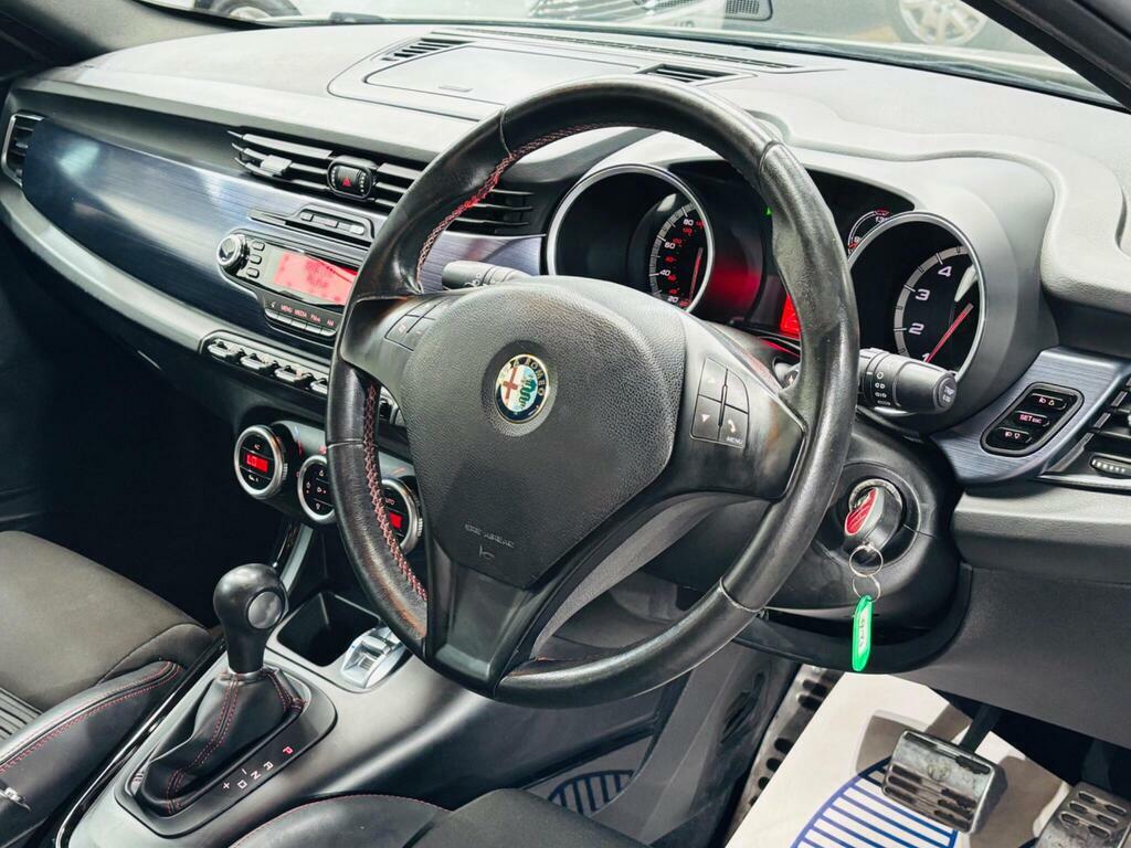 Alfa Romeo Giulietta Hatchback Black #10
