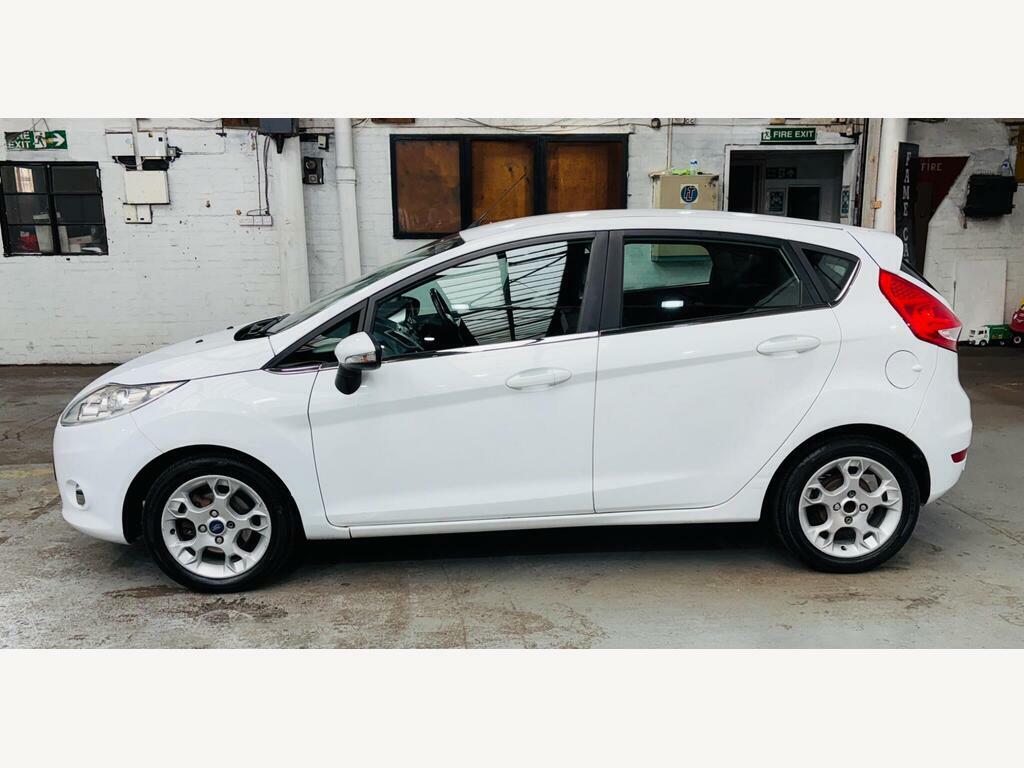 Ford Fiesta Hatchback Black #8