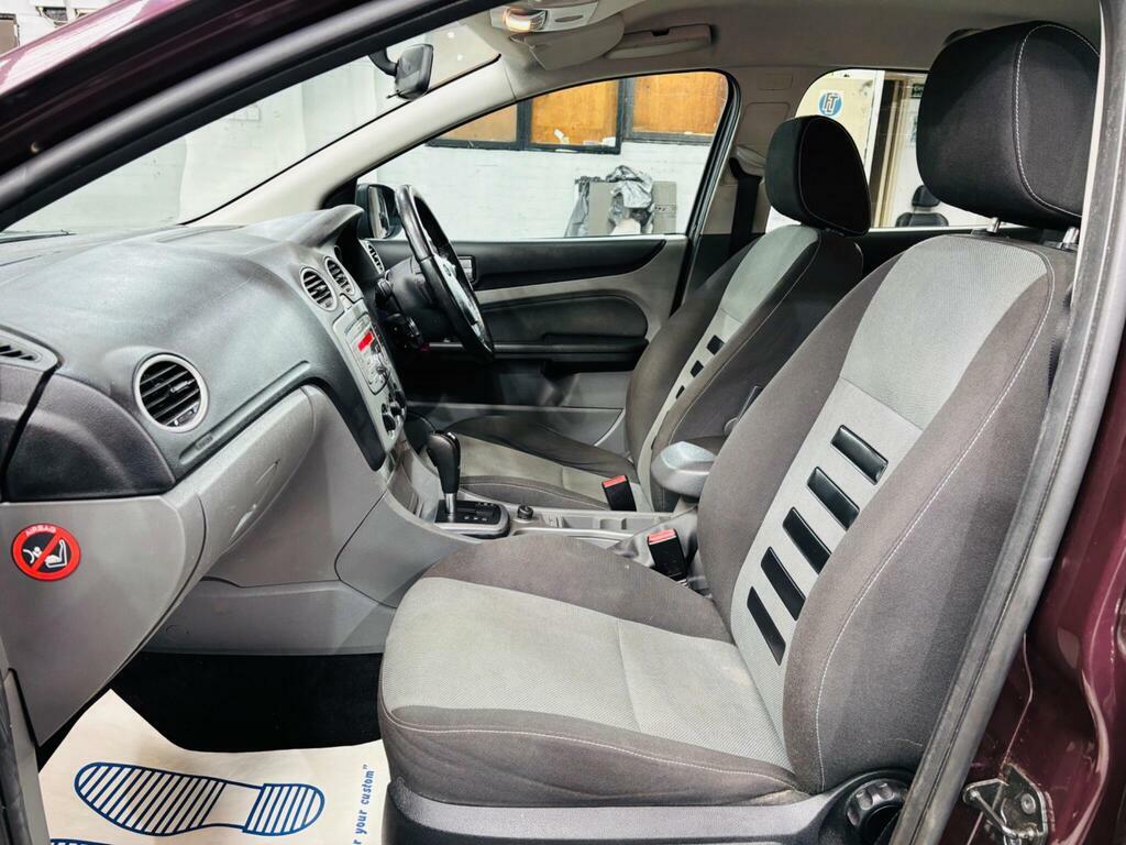 Ford Focus Zetec 5-Door Grey #15