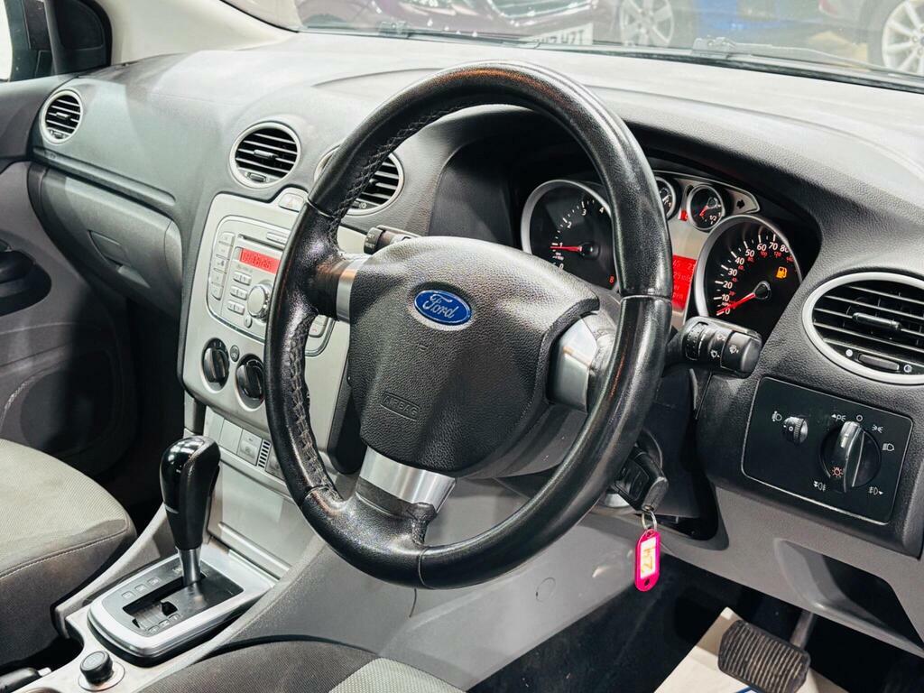 Ford Focus Zetec 5-Door Grey #10