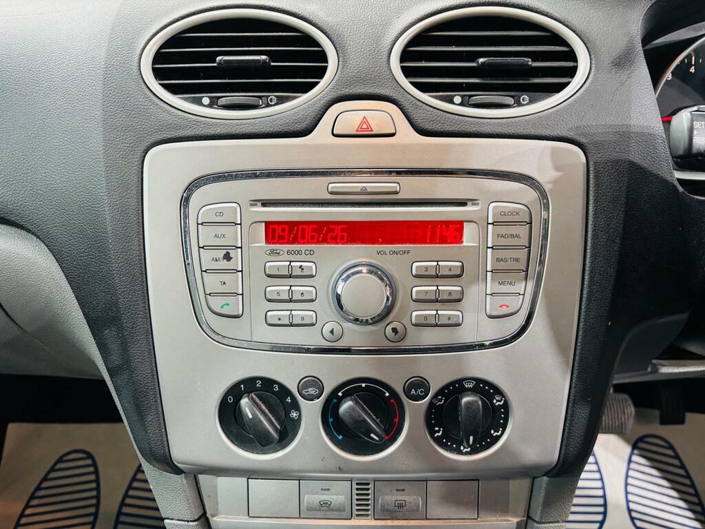 Ford Focus Zetec 5-Door Grey #19