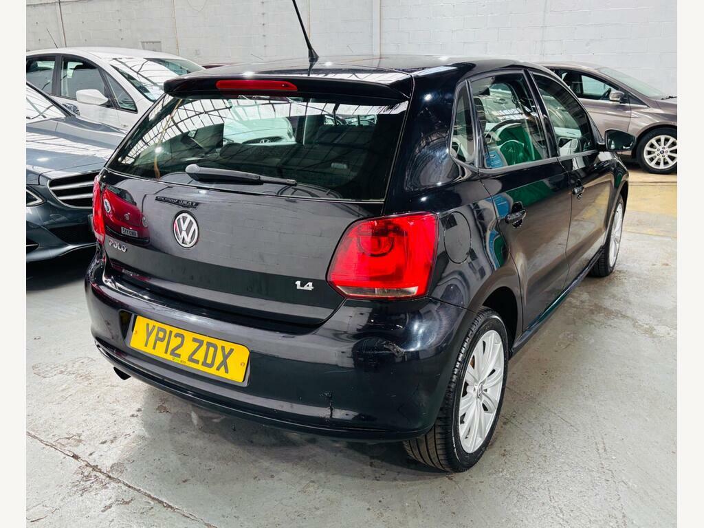 Volkswagen Polo 1.2 Tsi Match Black #4