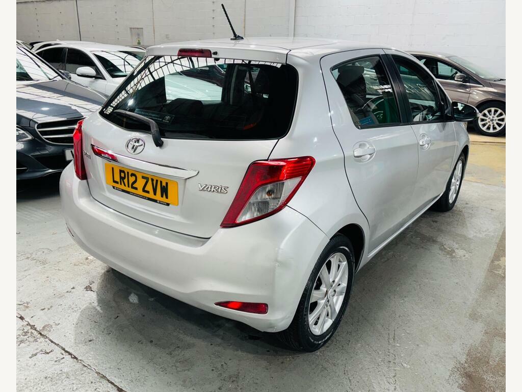 Toyota Yaris 1.33 Dual Vvt-i Tr Multidrive S Euro 5 LR12ZVW Silver #4