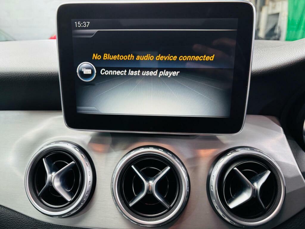 Mercedes-Benz GLA Class Gla 220 D #24