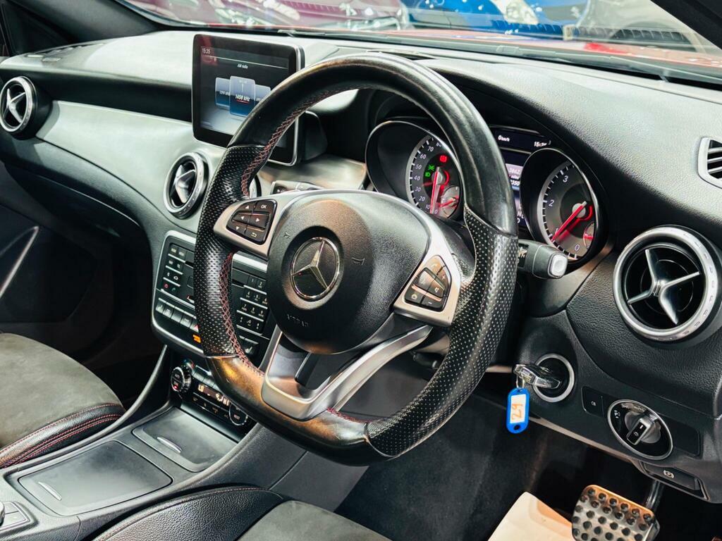 Mercedes-Benz GLA Class Gla 220 D #10
