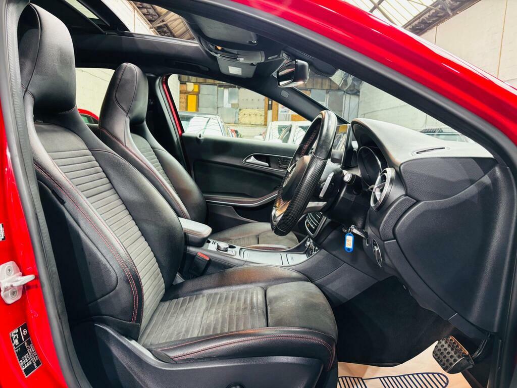 Mercedes-Benz GLA Class Gla 220 D #11