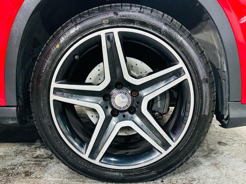 Mercedes-Benz GLA Class Gla 220 D #28