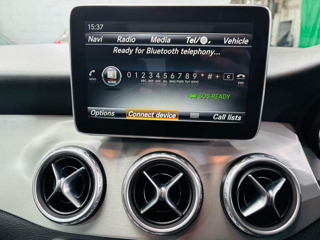 Mercedes-Benz GLA Class Gla 220 D #23