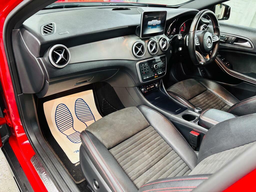 Mercedes-Benz GLA Class Gla 220 D #12