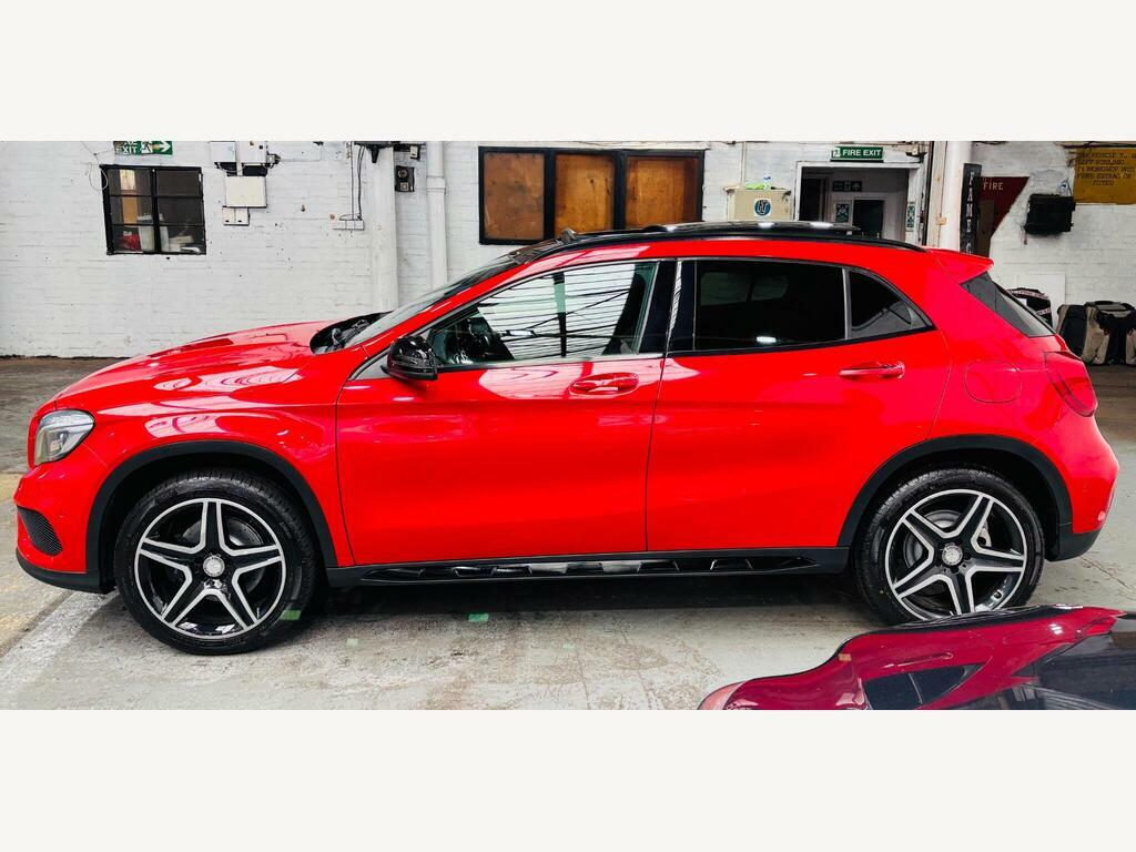 Mercedes-Benz GLA Class Gla 220 D #8