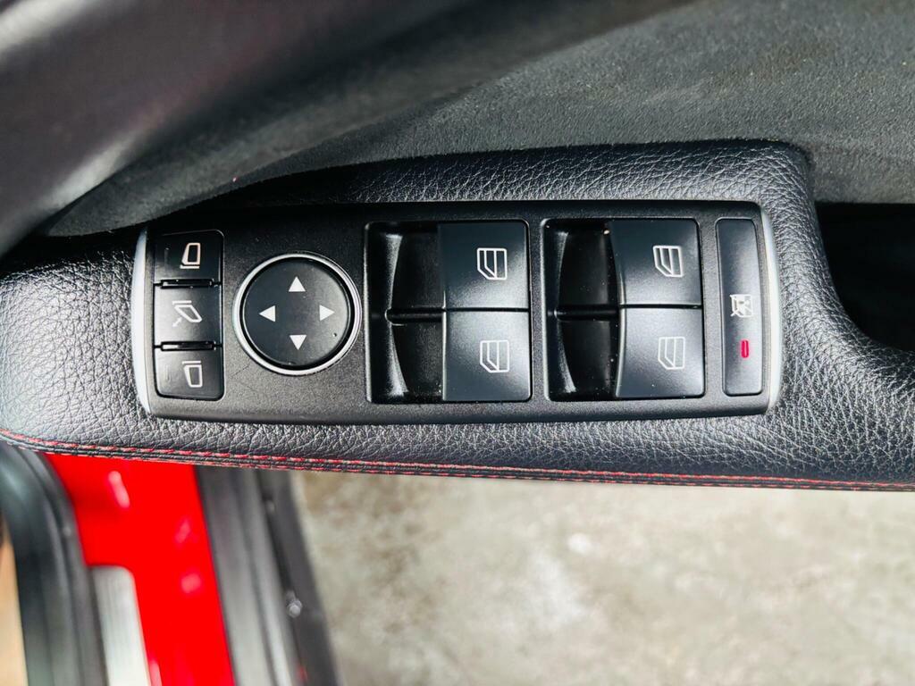 Mercedes-Benz GLA Class Gla 220 D #16