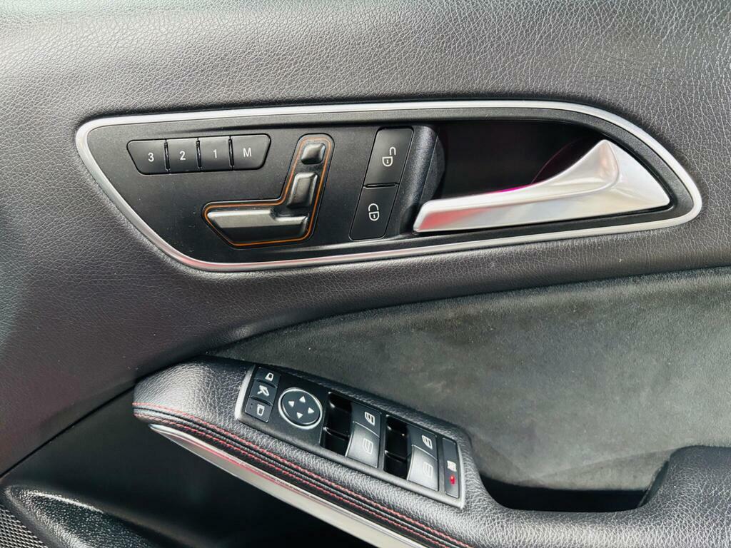 Mercedes-Benz GLA Class Gla 220 D #17