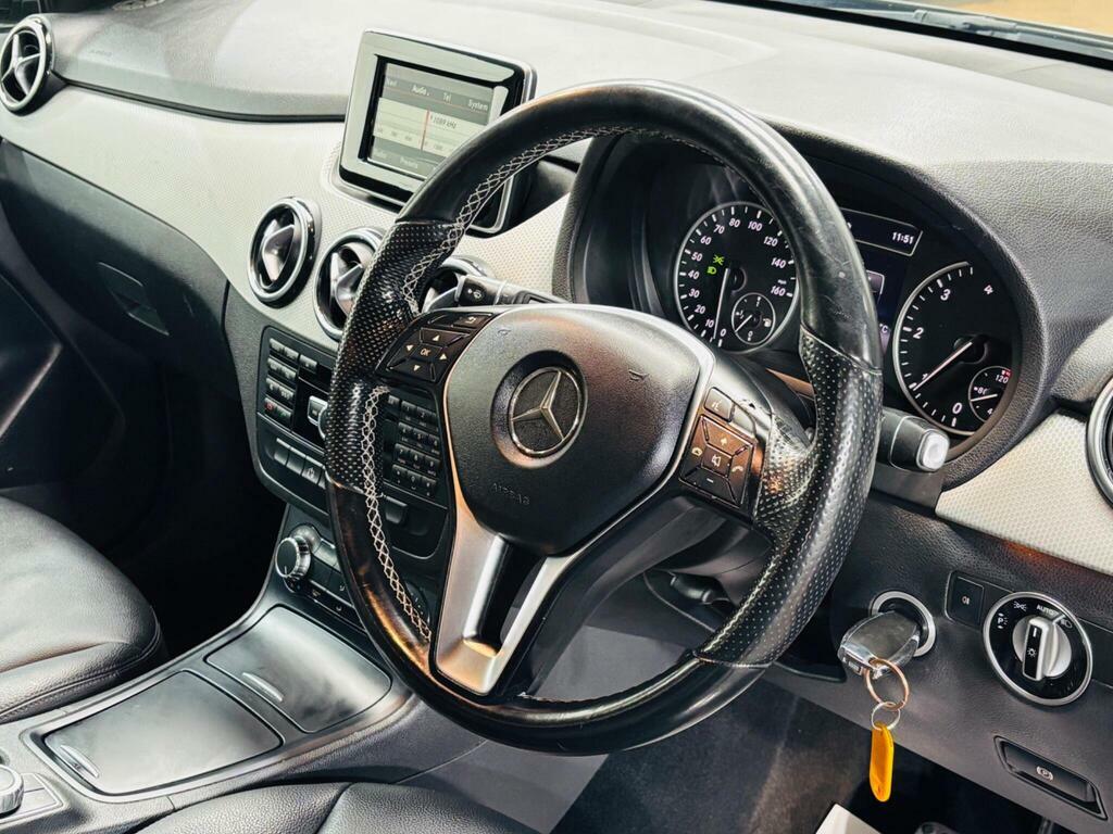 Mercedes-Benz B Class B180 Se Executive Red #9