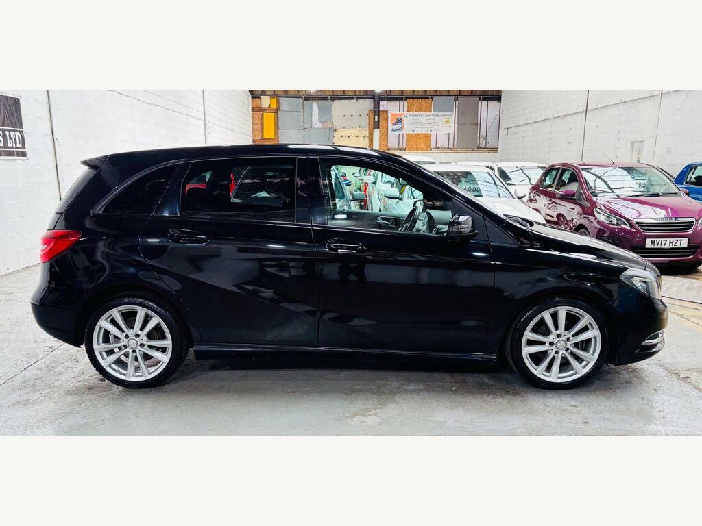 Mercedes-Benz B Class B180 Se Executive Red #7