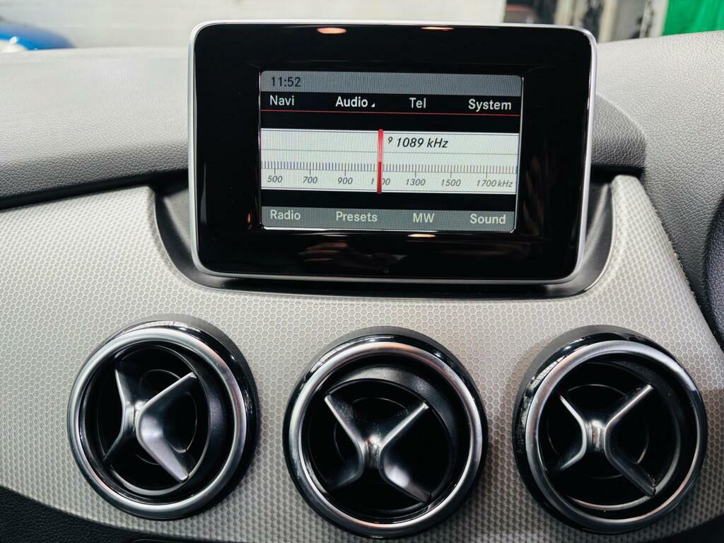 Mercedes-Benz B Class B180 Se Executive Red #20